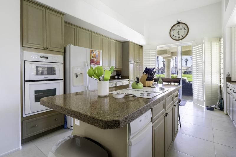 Long term rental with big kitchen island